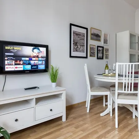 Lubicz Apartment Next To Main Station Netflix Cracovia Esterno foto
