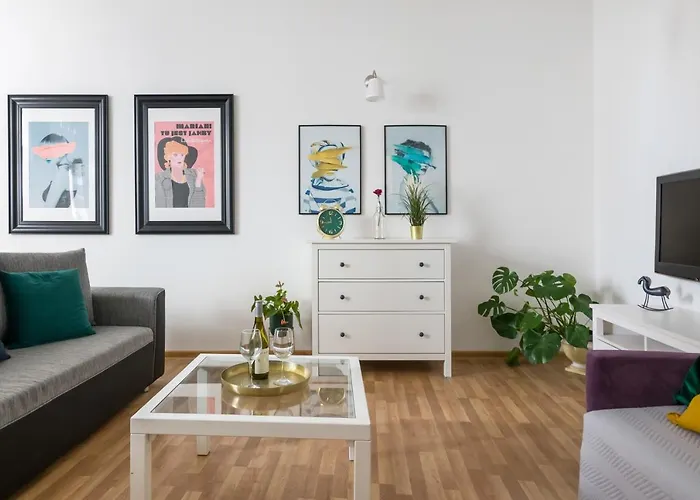 Discover Krakow Apartments - 3 Rakowicka St - Classic Apartments Near Main Station - Netflix