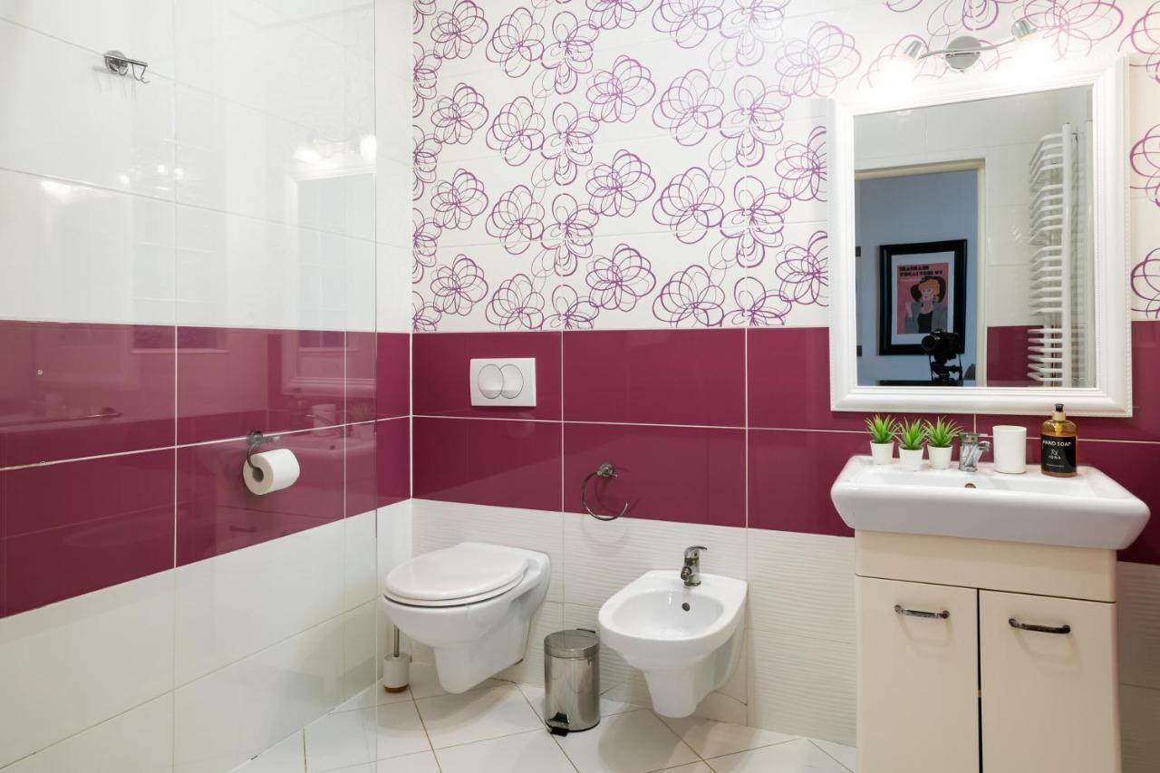 Discover - 3 Rakowicka St - Classic Near Main Station - Netflix Краків