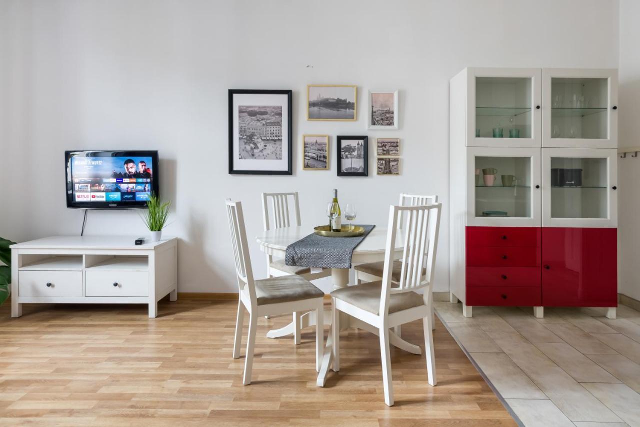 Discover - 3 Rakowicka St - Classic Near Main Station - Netflix *